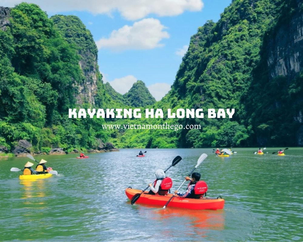 doing kayaking Ha Long Bay