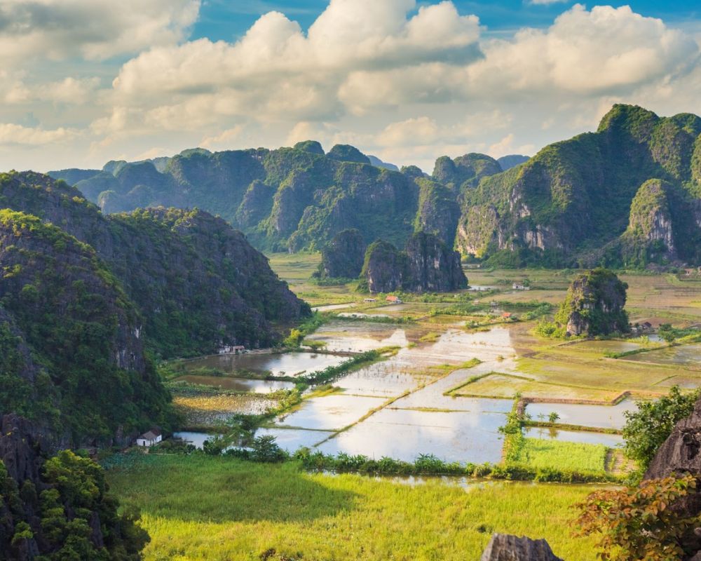 Ninh binh to halong bay distance